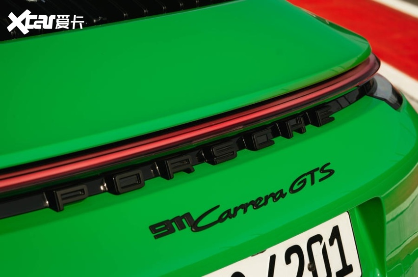 新保时捷 911GTS，3.0 升涡轮增压六缸，太燥了！