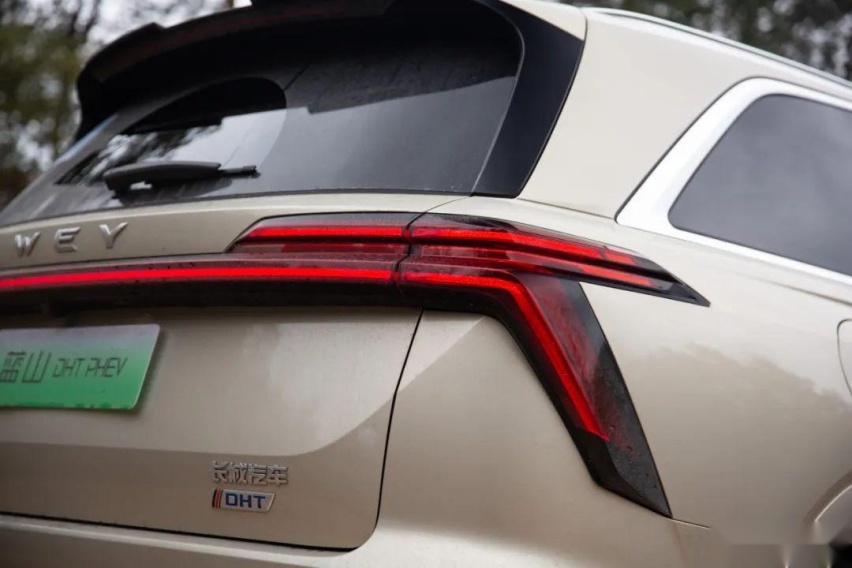 30万、插混、大六座SUV，这杯“蓝山”要硬刚理想L8？
