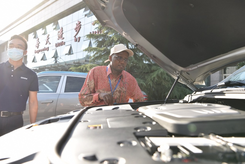 20多国驻华使节参访长城汽车，为中国智造点赞