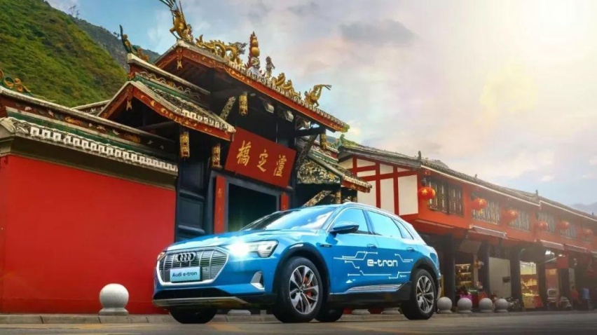 开电动车西出折多有何境遇？奥迪e-tron：海螺沟越野、折多