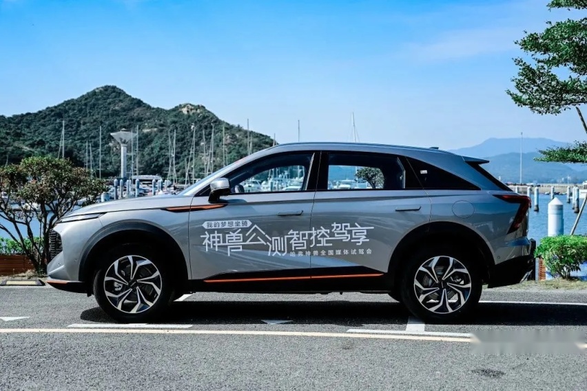 中型SUV身材,紧凑SUV定位,哈弗神兽性价比到底如何?