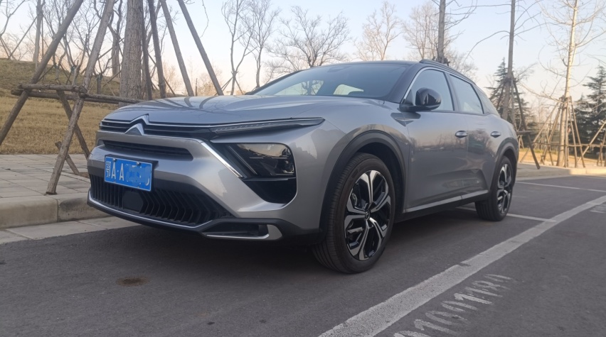 给凡尔赛C5 X的建议：下次新车增配，能不能大张旗鼓的宣传？