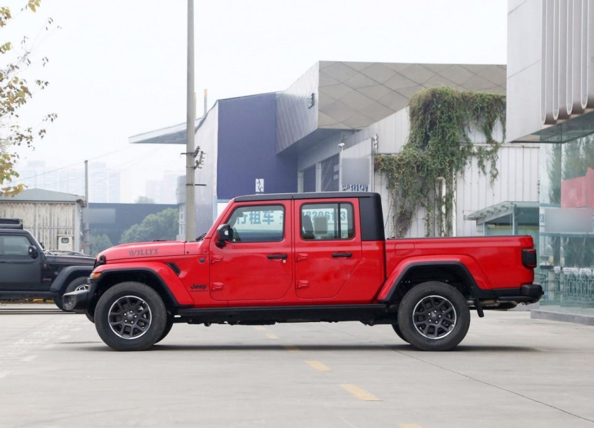 售价46.99万元，Jeep角斗士价格调整，搭载3.6L V6发动机