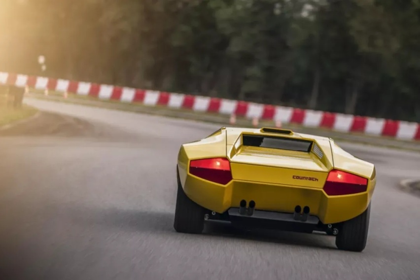 解密车史丨耗时25000小时，兰博基尼复原Countach LP 500原型车
