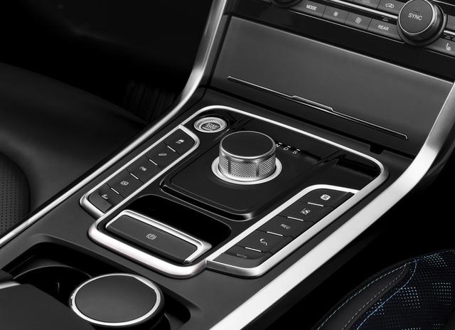 高性价比的SUV，车宽1米9多，入门配2.0T+8AT