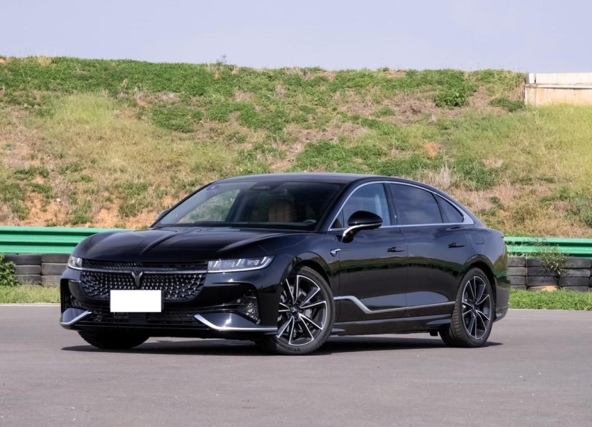 售价25.28万-35.88万元，岚图追光PHEV上市，综合续航126