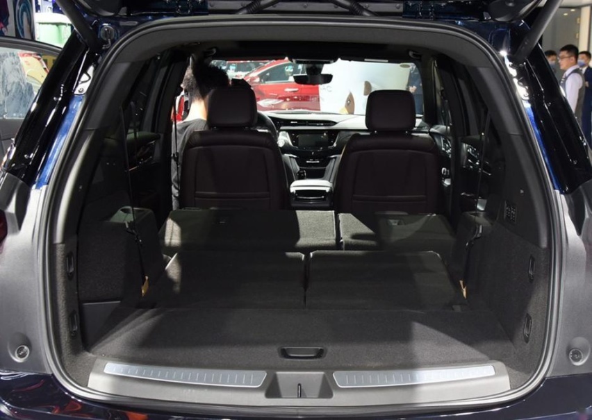 性价比很高的二线豪华SUV，凯迪拉克XT6比宝马奔驰更划算