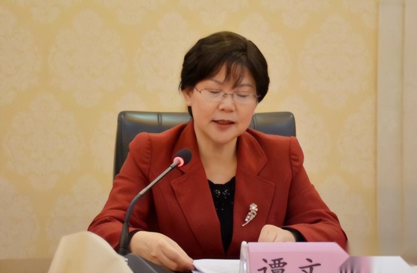 人大常委：每台车每年免费享有高速使用权！有车的考虑出远门了！
