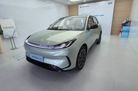 入门级纯电小车，极狐T1预售6.88万起，2小时订单破1.1万！