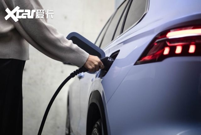 一车真能顶三车？星越L Hi·P雷神增程电动SUV到底行不？