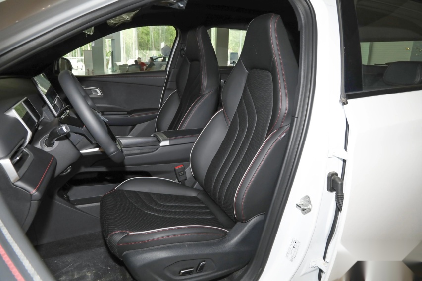 10万级纯电SUV，轴距2700mm，续航501km，哪吒X值得买吗？