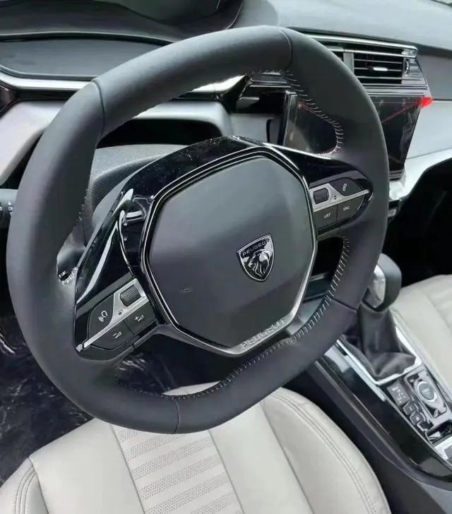 小狮子换标了？新标致408将使用新“狮标”，或11万起售