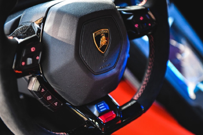 买Huracan STO的男人在想什么？