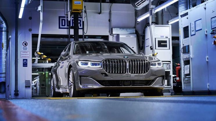 最后的V12 宝马M760i限量版20万美元起售 预计今年7月海外交付