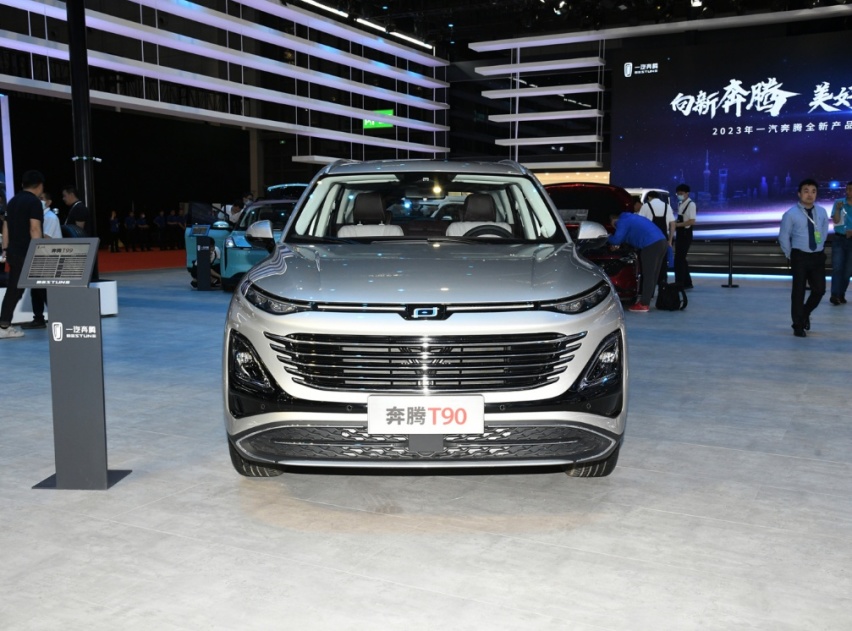 一汽下本了，全新SUV车长超4米7，搭载2.0T+爱信8AT