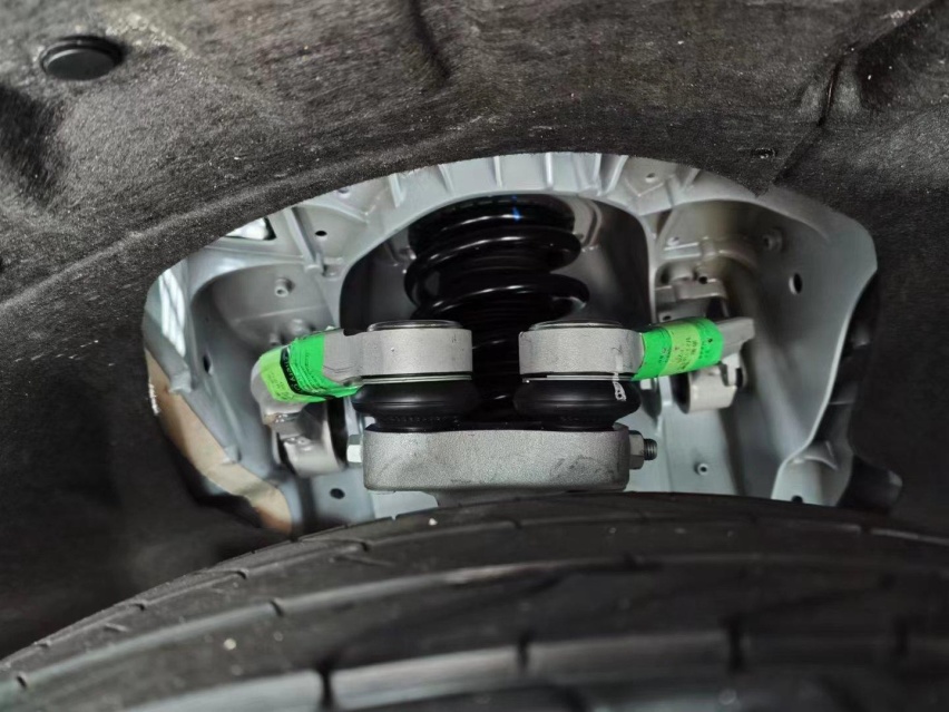 智界S7要做“水桶车”，能够以极高“含华量”破内卷市场
