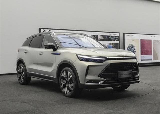 北汽又一新款SUV，轴距2.8米、配贯穿式大屏，有望6月上市