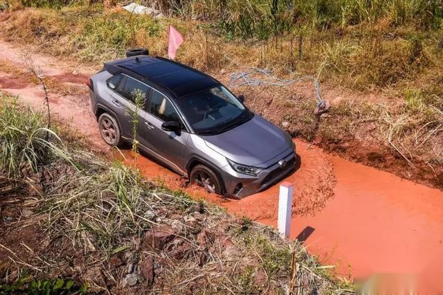 一汽丰田全新RAV4荣放：重返热血年少