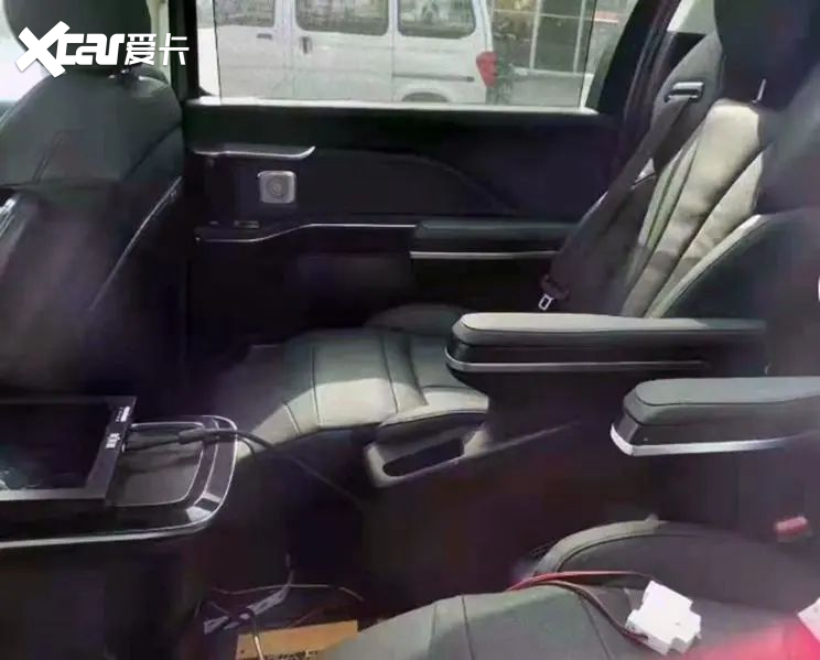 前脸比埃尔法还夸张 红旗全新MPV长啥样？