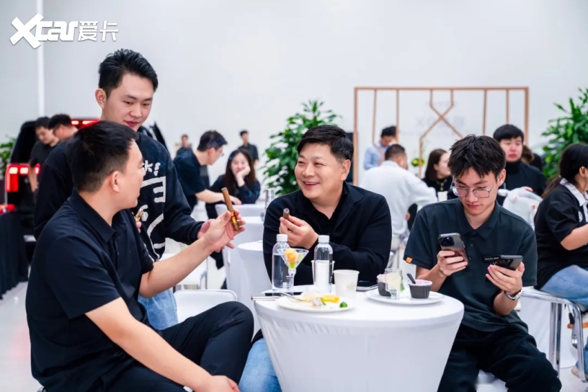 订订订！收收收！这车一上市，销售们忙疯了