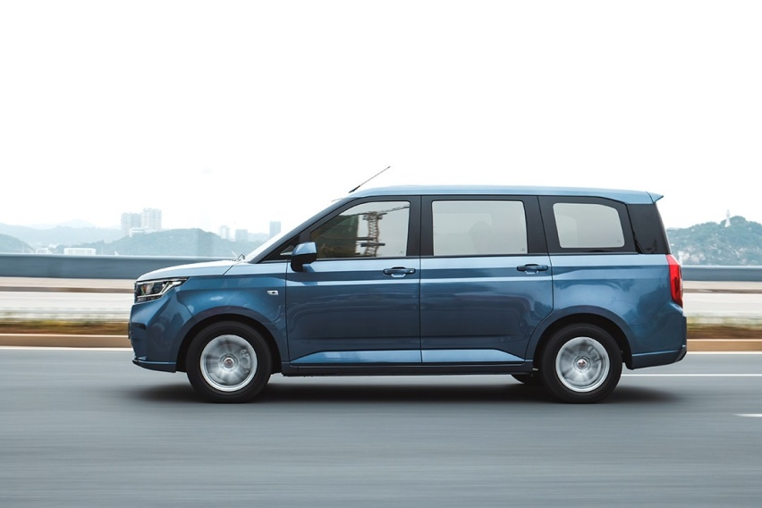 2.9s破百才2L油耗，后驱漂移神车6万多，这些新车不服不行