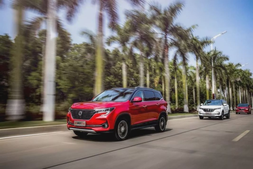 试驾新风行T5 一款宽敞得能练瑜伽加大号SUV