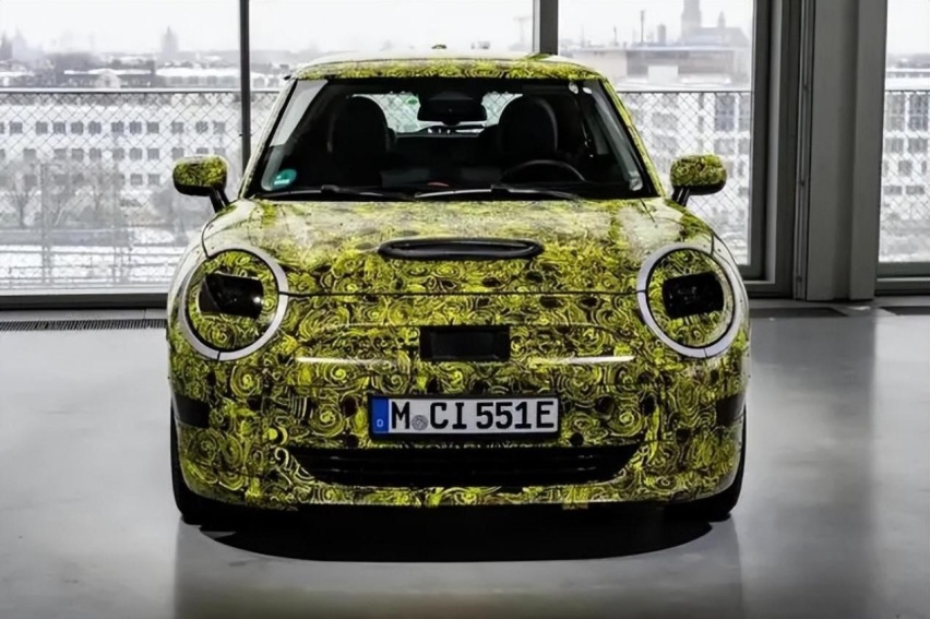 宝马MINI Cooper EV谍照曝光，造型“帅炸”了，或由长城国产