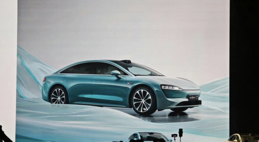 尊界S800预售100万-150万元，能和红旗国雅媲美吗？