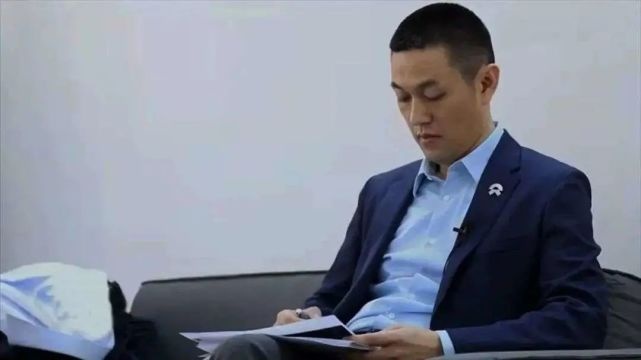 蔚来港股上市：地缘风险与用户资本论