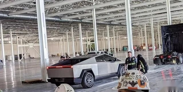 Cybertruck最新细节曝光, 很很很快就要量产了