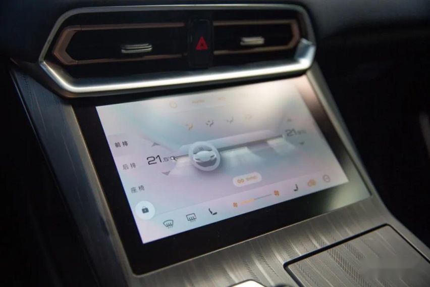 浅尝“加料”后的拿铁DHT-PHEV，油耗惊喜、细节让奶爸微笑