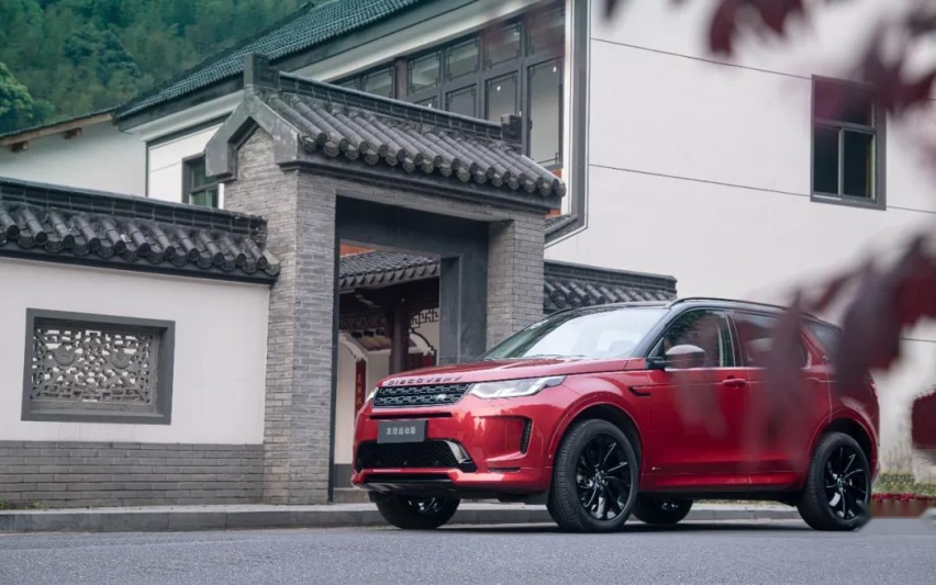 路虎这款SUV，凭借什么能力和BBA一争高下
