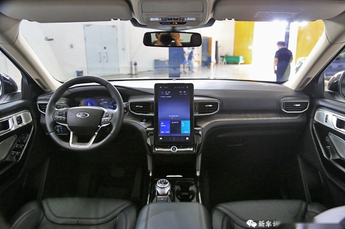 全新探险者实拍：30多万的纵置后驱中大型SUV，还有谁？