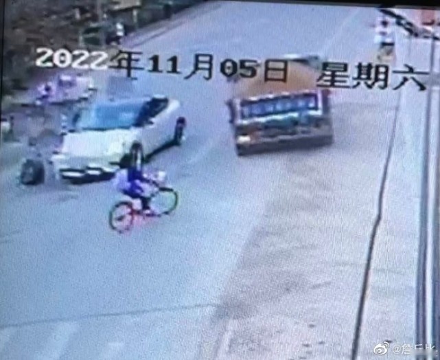 潮州特斯拉“疑似失控”，多细节曝光或打脸特斯拉