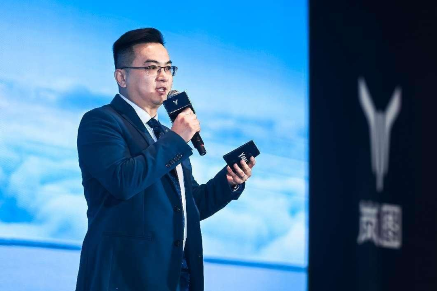 搭载百万级可预判魔毯底盘  岚图追光PHEV成都区域上市