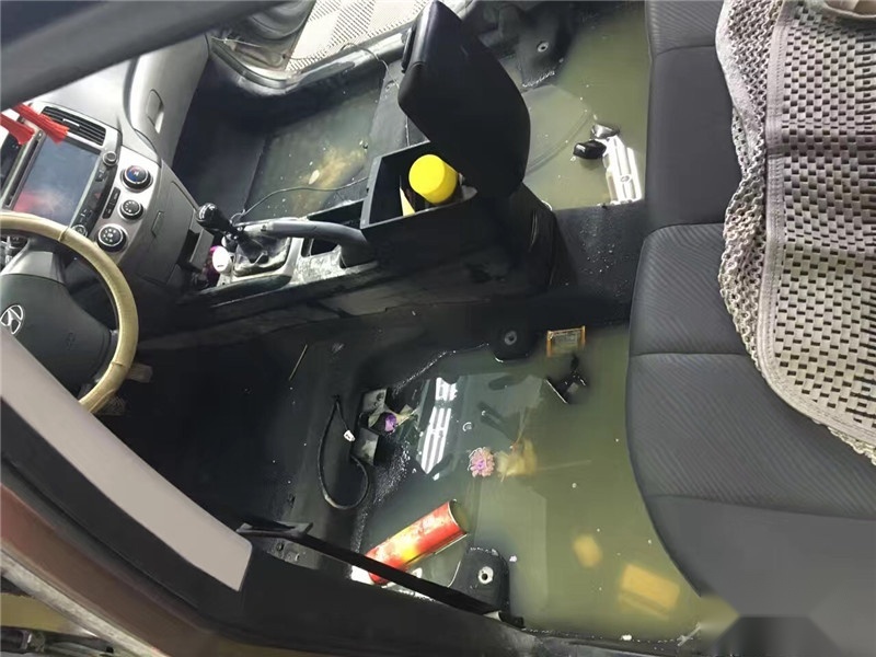 暴雨过后，怕买到泡水车？以下这几点你可得知道~