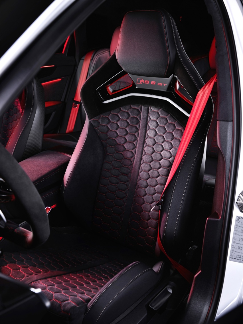 终极性能“瓦罐”，全新奥迪RS 6 Avant GT首秀登场