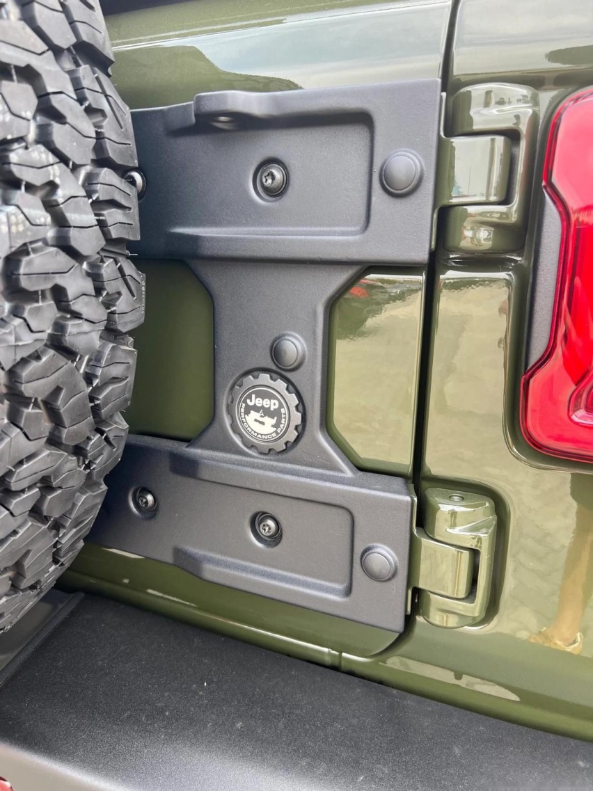 低调奢华上档次，Jeep牧马人392国内实拍，搭载6.4L V8动力系