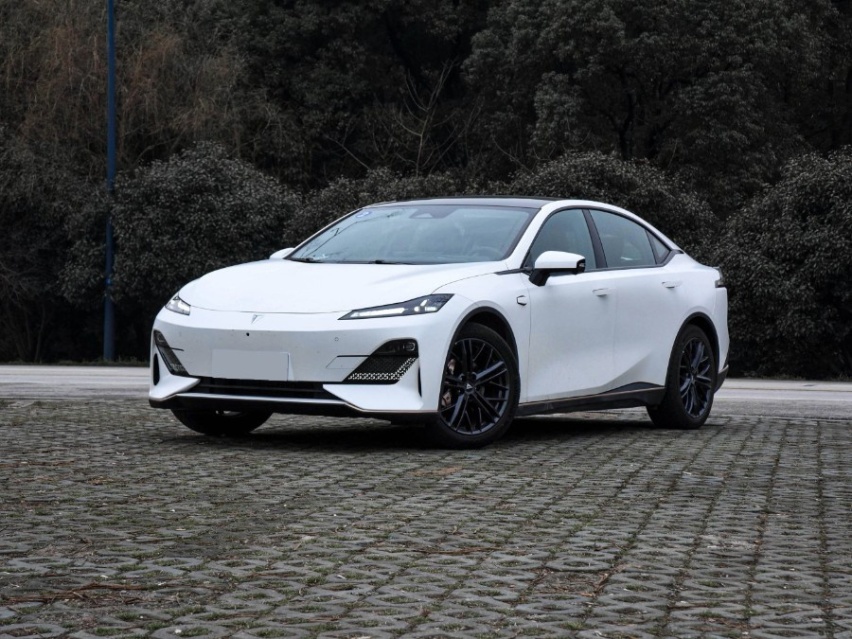比亚迪海豹、长安深蓝SL03和特斯拉Model 3怎么选