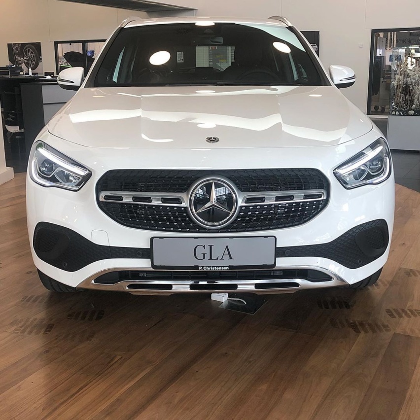 大气运动的造型 全新奔驰GLA级海外到店
