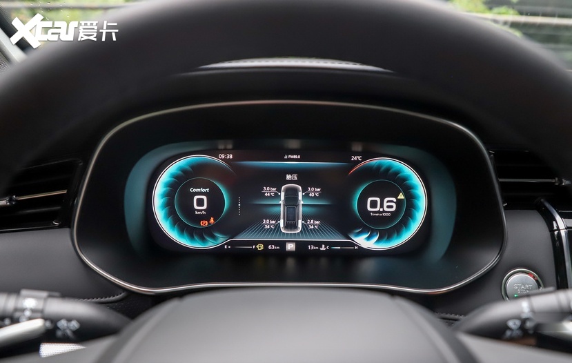 同门之争,荣威rx5 max对比上汽maxus d60