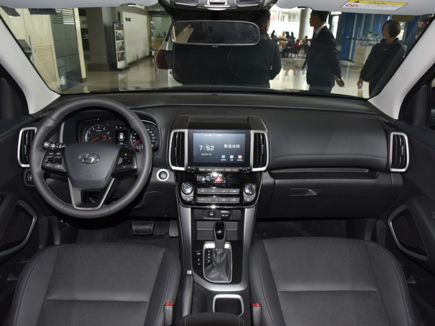 分享现代ix35用车感受，裸车到手12.4万，2.0L+6A