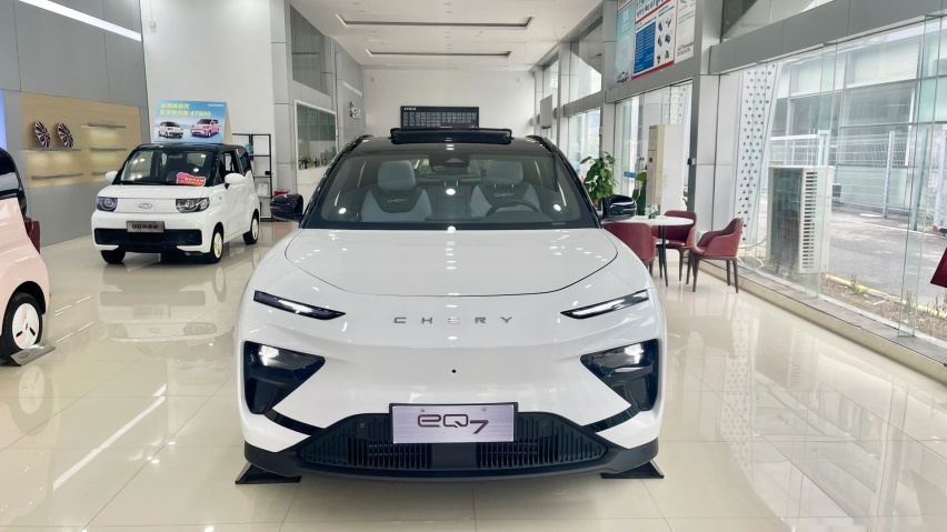 奇瑞版蔚来ES8？eQ7实车到店，配女王副驾+全铝车身，续航512km