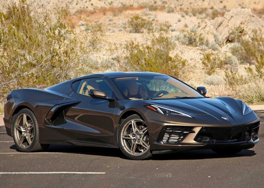 新科尔维特搭载6.2L V8发动机，3秒破百，堪称“速度无极
