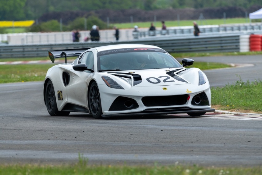 赛道化升级 路特斯EMIRA GT4正式发布