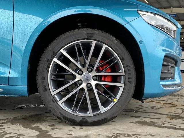 吉利CMA架构下的首款轿车，尺寸同级最长