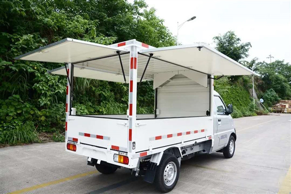 4系实车“丑出天际”？五菱摆摊车？近期热点资讯大盘点