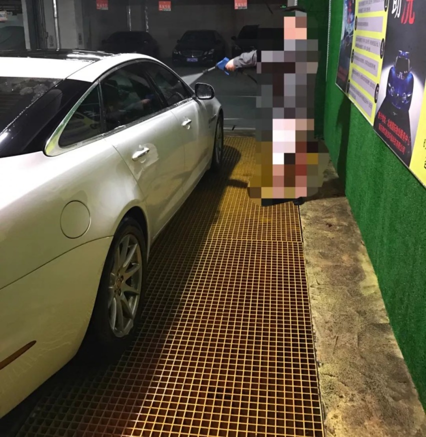 100多万的捷豹XJL，如今二手只卖23万，这保值率给跪了