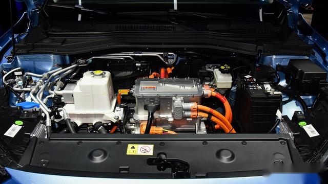 起步价相差1万，买思皓E50A还是秦PLUS EV？