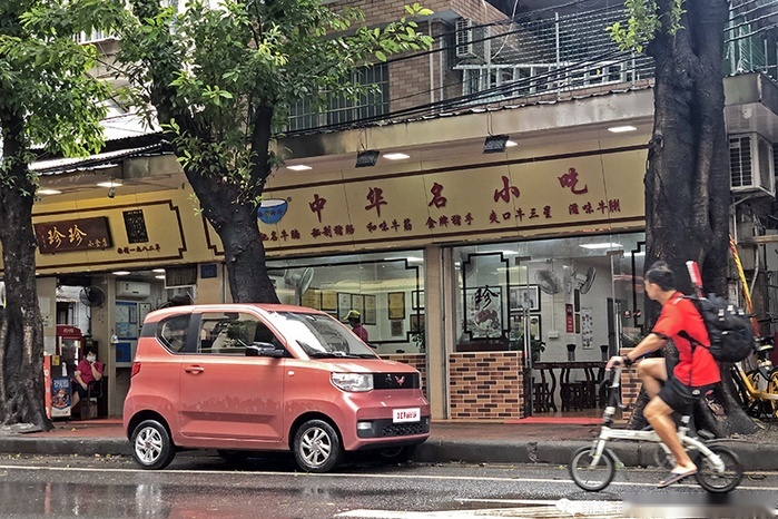 宏光MINI EV：别跟我聊诗和远方，我只懂人间烟火